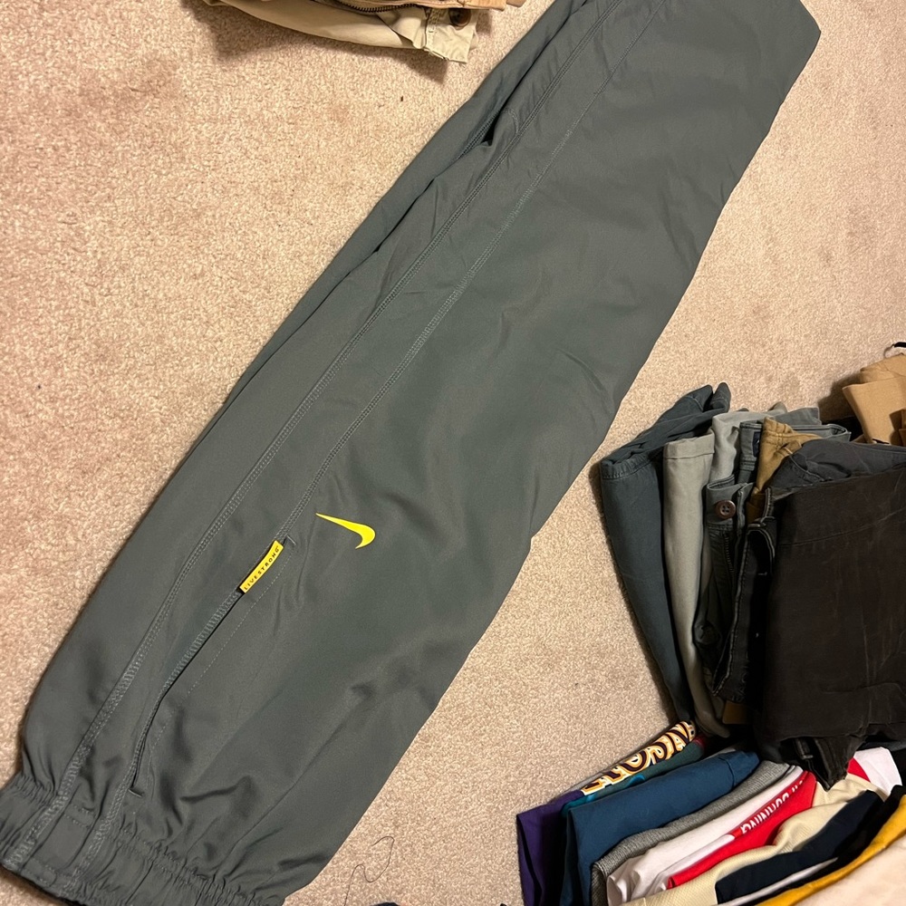 NIKE LIVESTRONG MENS SWEATPANTS SIZE M